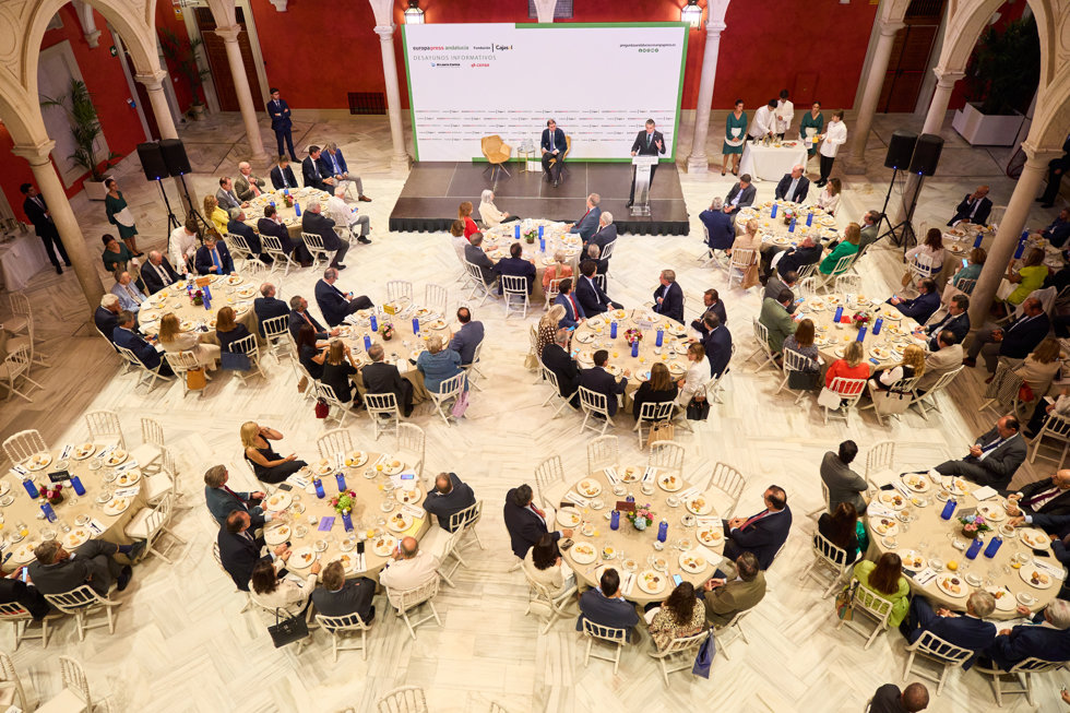 El consejero de la Presidencia, Interior, Diálogo Social y Simplificación Administrativa, Antonio Sanz, participa en los encuentros informativos de Europa Press Andalucía en colaboración con la Fundación Cajasol