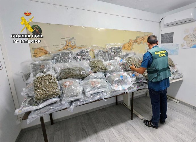 Imagen de la droga intervenida en la operación