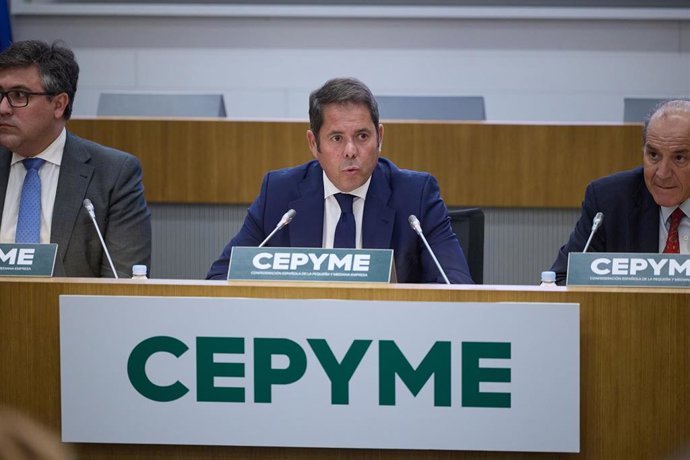 El presidente de Cepyme, Gerardo Cuerva (c), interviene durante la inauguración de unas jornadas de la organización sobre 'El reto de las vacantes en España', a 18 de septiembre de 2023, en Madrid (España). 