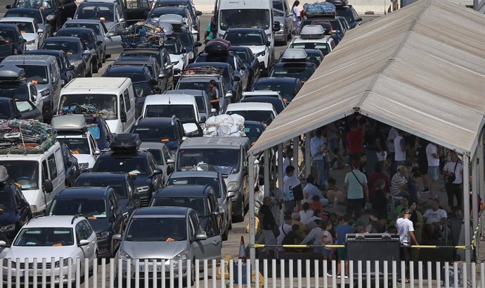 Archivo - Tráfico en el Puerto de Algeciras en el marco de la Operación Paso del Estrecho (OPE) 2023 en su fase de salida en julio. 