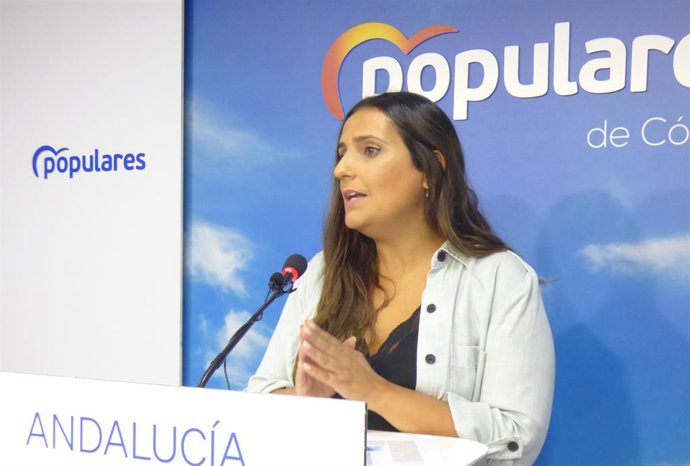 La portavoz del PP de Andalucía en la comisión parlamentaria de Salud y Consumo, Beatriz Jurado.