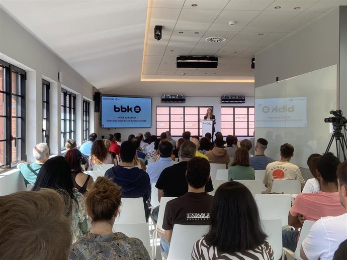 Desempleados asisten en BBK Kuna a un curso de formación