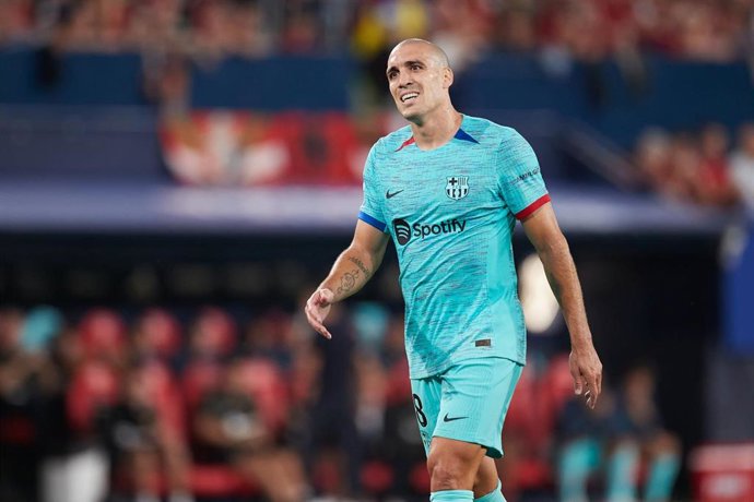 Oriol Romeu of FC Barcelona looks on during the LaLiga EA Sports match between CA Osasuna and FC Barcelona at El Sadar on September 3, 2023, in Pamplona, Spain.