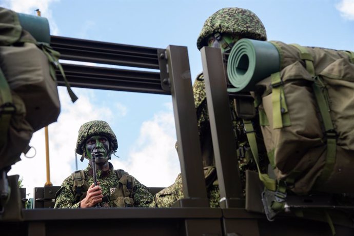 Archivo - July 20, 2023, Bogota, Cundinamarca, Colombia: A Colombian navy soldier is seen in a military transport truck during the military parade for the 213 years of Colombia's independence, in Bogota, July 20, 2023.