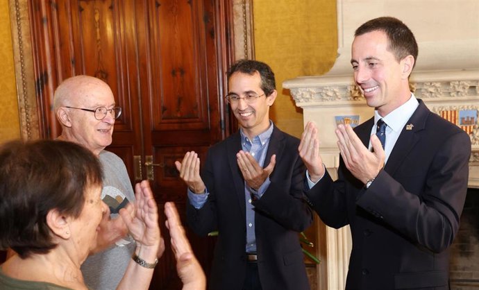 El presidente del Consell de Mallorca, Lloren Galmés, junto al conseller insular de Bienestar Social, Guillermo Sánchez.