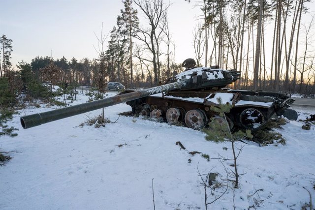 Archivo - Imagen de archivo de un carro de combate ruso en Ucrania.