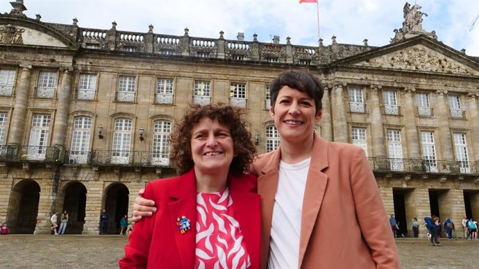 La alcaldesa de Santiago, Goretti Sanmartín, y la portavoz nacional del BNG, Ana Pontón, se reunirán el jueves día 21 para abordar los asuntos que preocupan a la capital gallega.