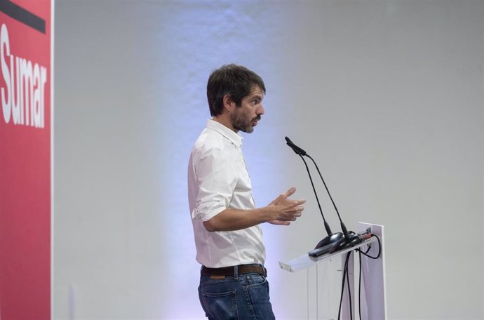 El portavoz de Sumar, Ernest Urtasun, ofrece una rueda de prensa, en el Espacio Rastro, a 18 de septiembre de 2023, en Madrid (España). 