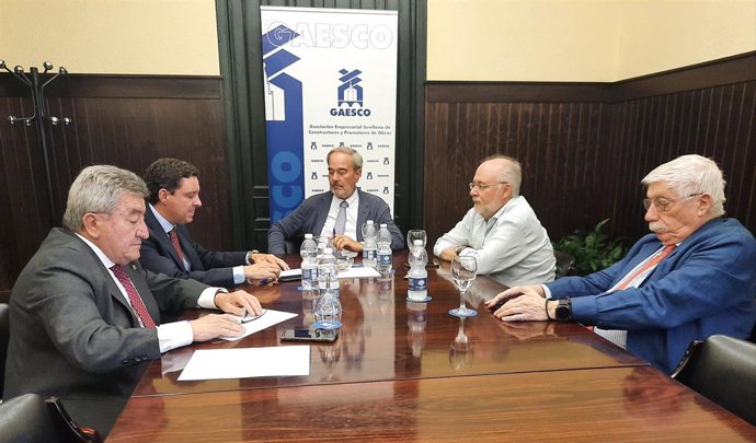Reunión entre responsables de Gaesco y del Ayuntamiento