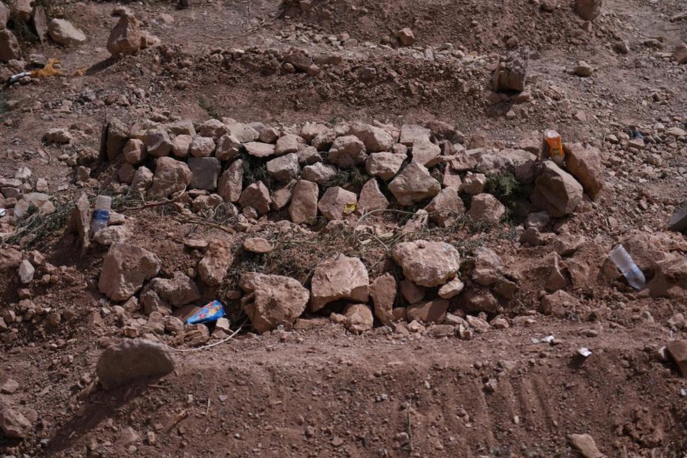 Una tumba en la aldea desaparecida Imi NTala, a 14 de septiembre de 2023