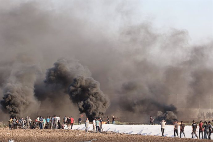 September 15, 2023, Gaza, Palestine: Palestinians protesters gather along the Israel-Gaza border east of Gaza City during the demonstration. The Palestinian factions organized demonstrations along the border fence between the Gaza Strip and Israel again