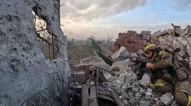 Un soldat ucraïnés en la localitat d'Andrivka, a Donetsk