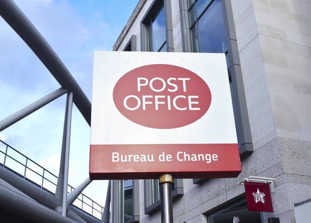 Archivo - Sucursal de Post Office en Londres