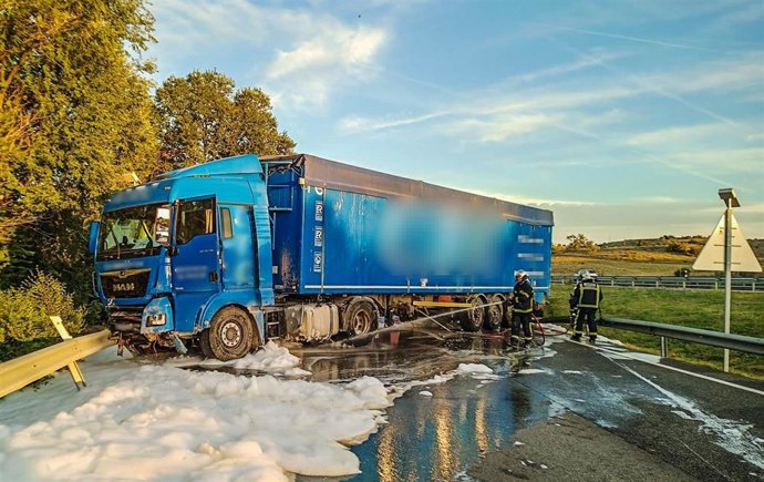Camión accidentado en la A3 sentido Madrid