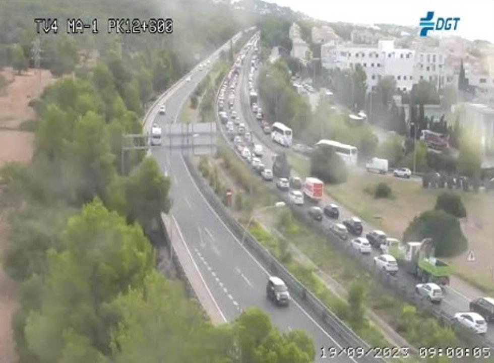 Un accidente sin heridos colapsa la autopista de Andratx en sentido Palma.