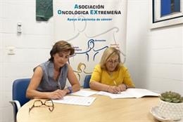 Firma de un convenio entre el Colegio de Fisioterapeutas de Extremadura y la Asociación Oncológica Extremeña
