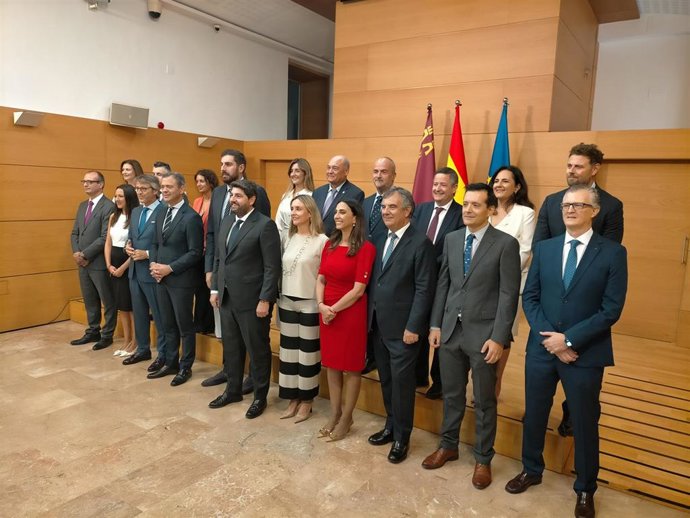 Imagen de la toma de posesión de los nuevos secretarios generales del Ejecutivo