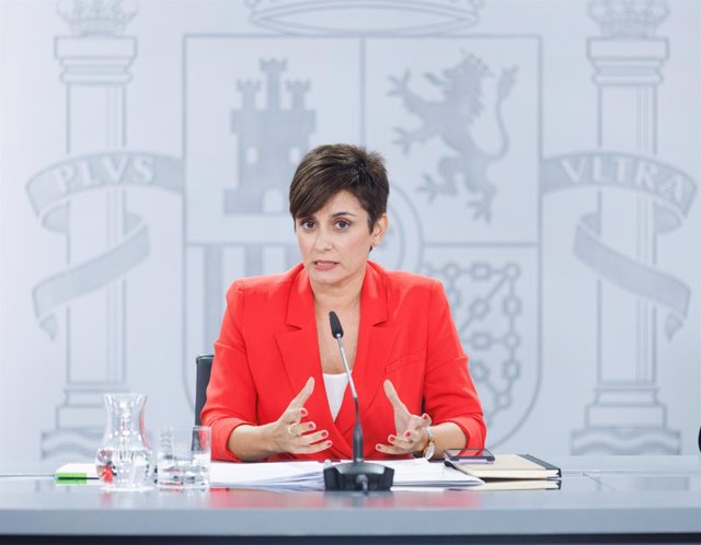 La ministra Portavoz y de Política Territorial en funciones, Isabel Rodríguez, interviene durante una rueda de prensa posterior a la reunión del Consejo de Ministros, en el Palacio de La Moncloa, a 12 de septiembre de 2023, en Madrid (España). El Consejo 