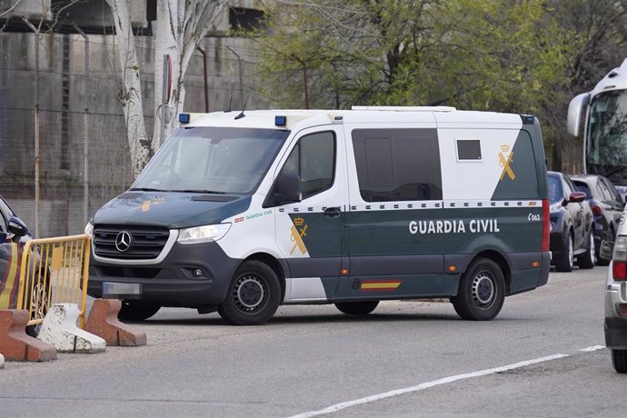 Archivo - Un furgón de la Guardia Civil llega al juicio contra Villarejo celebrado en la Audiencia Nacional, a 06 de abril de 2022, en San Fernando de Henares (España).