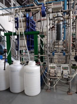 Imagen de un reactor electroquímico de la UA.