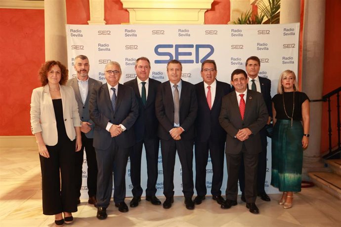 Javier Fernández en el encuentro informativo de la SER