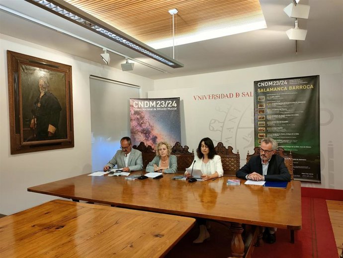 Luis Barrio, Celia Aramburu, Maider Múgica y Bernardo García-Bernalt, de izquierda a derecha, en la presentación del ciclo 'Salamanca Barroca'