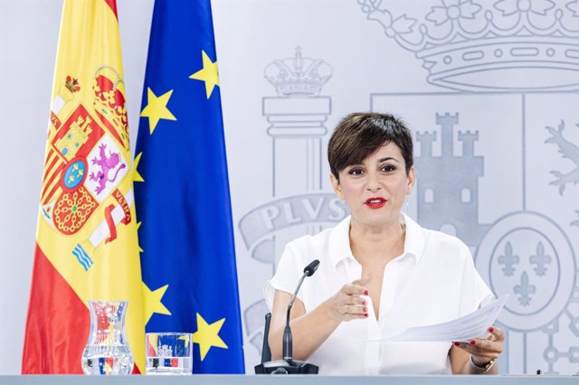 La ministra Portavoz del Gobierno, Isabel Rodríguez, comparece tras la reunión del Consejo de Ministros, en el Palacio de la Moncloa, a 19 de septiembre de 2023, en Madrid (España). 