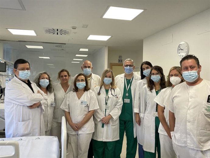 Responsables de la Unidad de Cuidados Respiratorios Intermedios del Hospital Universitario Reina Sofía.