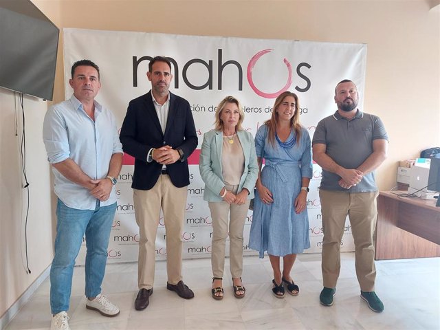 Reunión Junta de Andalucía y Mahos por ayudas para compensar el sobrecoste energético