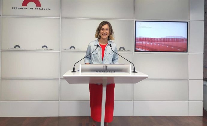 La presidenta de los comuns en el Parlament, Jéssica Albiach, en rueda de prensa
