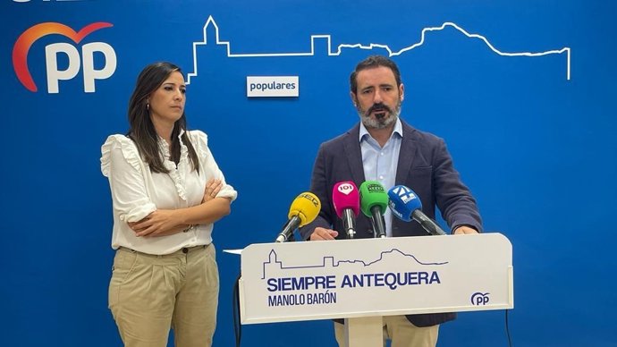 El secretario general del PP de Málaga, José Ramón Carmona, en rueda de prensa