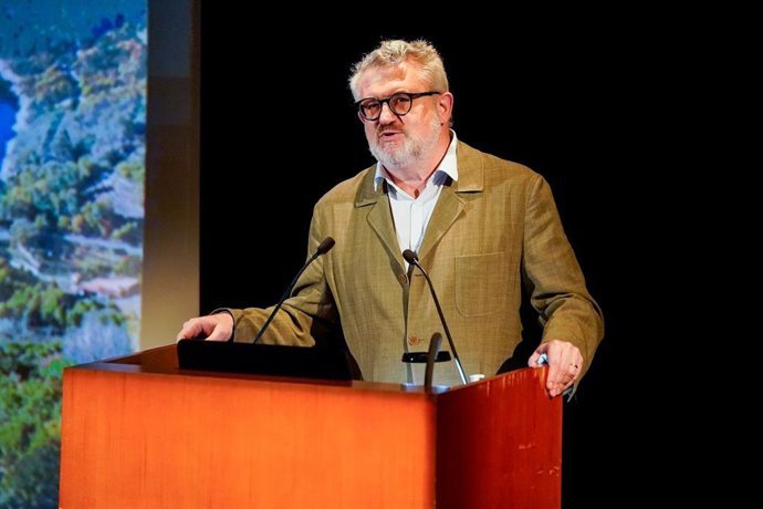 Archivo - El director del Museo Nacional del Prado, Miguel Falomir, presenta la candidatura de la capital 'Madrid: Paisaje de la Luz' a la lista de Patrimonio Mundial de la UNESCO en la categoría de Paisaje Cultural, en el Auditorio del Museo del Prado