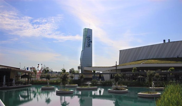 Archivo - Vista exterior del centro comercial Lagoh.