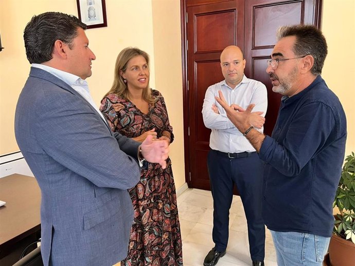 Reunión de los tres concejales de Vox con el presidente del comité de empresa de Lipasam.