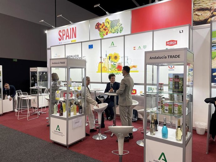Nota De Prensa Y Foto: Andalucía Trade Amplía Mercado Al Agro Andaluz En Australia, Donde Lidera Las Ventas, Con 48 Millones En El Primer Semestre De 2023