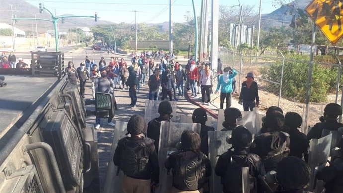 Archivo - Antidisturbios en Guerrero, México.
