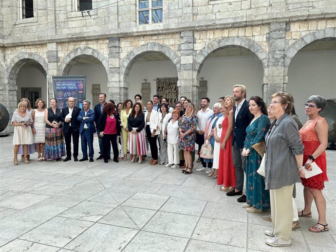 El Parlamento acoge un acto por el Día Internacional contra la Explotación Sexual y el Tráfico de Mujeres, Niñas y Niños.