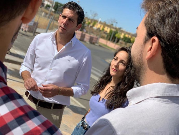 Archivo - El secretario de Salud del PSOE de Sevilla, Pedro Madroñal.