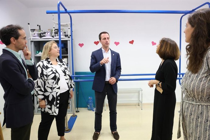 El presidente del Consell de Mallorca, Lloren Galmés, en uno de los centros que el IMAS gestiona en Llucmajor.