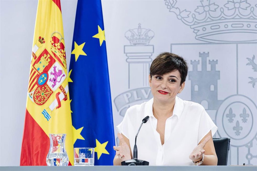 La ministra Portavoz del Gobierno, Isabel Rodríguez, comparece tras la reunión del Consejo de Ministros, en el Palacio de la Moncloa, a 19 de septiembre de 2023, en Madrid (España). Durante la rueda de prensa se ha reconocido la existencia de una "alarm