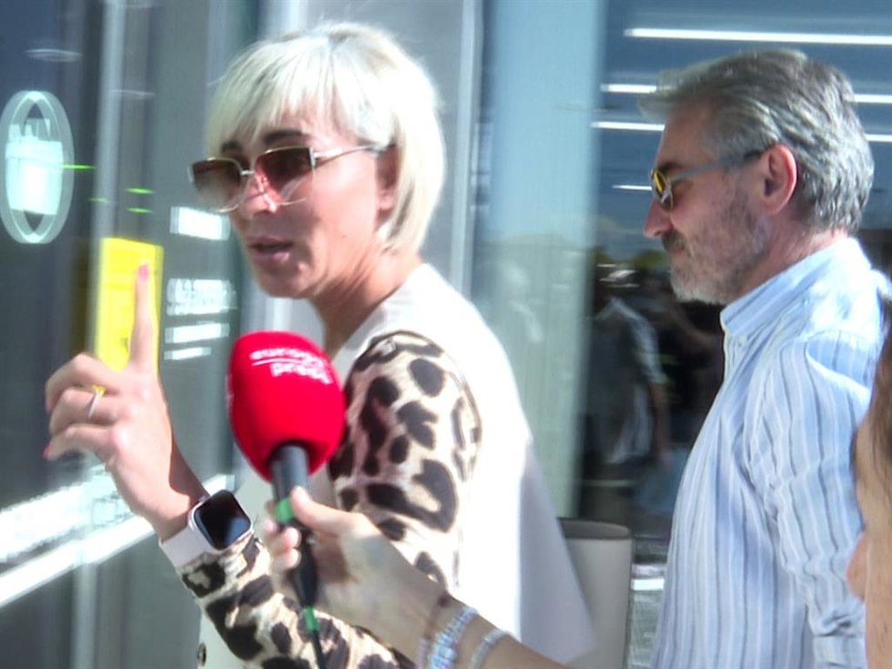 Ana María Aldón y su prometido, Eladio