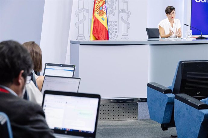 La ministra Portavoz del Gobierno, Isabel Rodríguez, comparece tras la reunión del Consejo de Ministros, en el Palacio de la Moncloa, a 19 de septiembre de 2023, en Madrid (España). Durante la rueda de prensa se ha reconocido la existencia de una "alarm