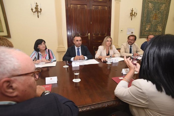 Mesa del Aeropuerto, en la Subdelegación del Gobierno de Granada