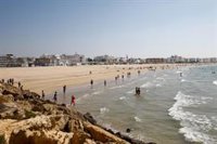 Fallece un bañista en la playa de Barbate (Cádiz)