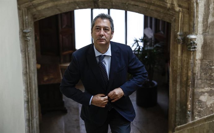 Archivo - El nuevo vicepresidente de la Generalitat Valenciana y conseller de Cultura y Deporte, Vicente Barrera, en una imagen de archivo