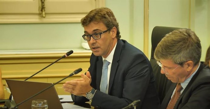 El vicepresidente del Govern y conseller de Economía, Hacienda e Innovación, Antoni Costa, en comparecencia parlamentaria.