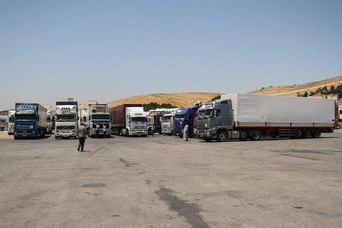 Archivo - Um convoy humanitario de Naciones Unidas se dirige a Siria (Archivo)