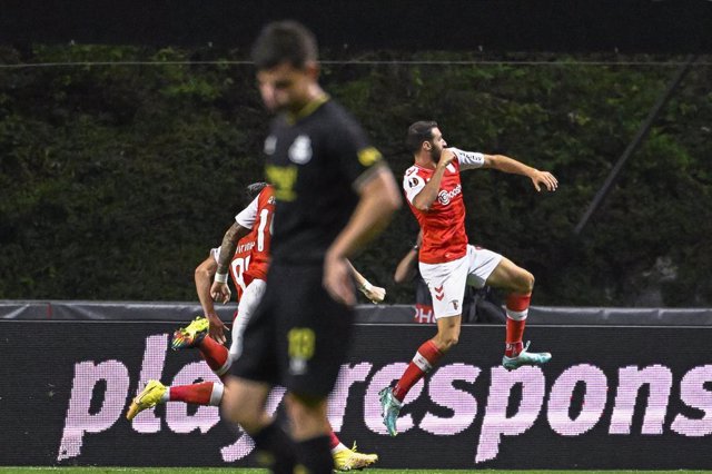 Archivo - 06 October 2022, Portugal, Braga: Braga's Abel Ruiz (R) celebrates scoring his side's first goal during the UEFA Europa League Group D soccer match between SC Braga and Union Saint-Gilloise at Braga Municipal Stadium. Photo: Laurie Dieffembacq/B
