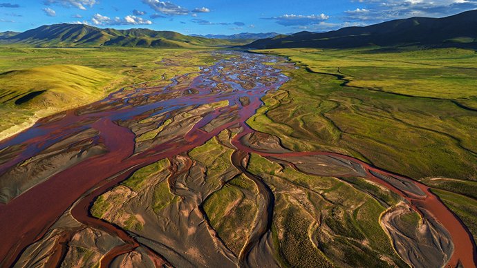 Chumar River of the northern source of the Yangtze River, which is located in the Three-River-Source National Park.