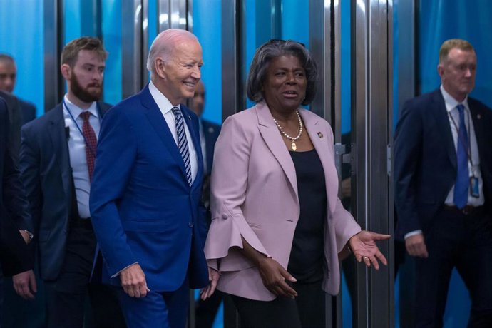 El presidente de Estados Unidos, Joe Biden (izquierda) y la embajadora de EEUU en la ONU, Linda Thomas-Greenfield (derecha)